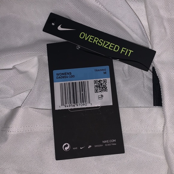 NWT Nike DRI-FIT Hoodie - Picture 9 of 9